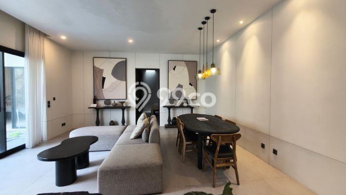 LOKASI STRATEGIS! Vila Kawasan , Luas 195m2m², Lokasi Strategis LOKASI STRATEGIS! Vila Kawasan , Luas 195m2m², Lokasi Strategis