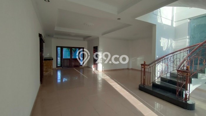 Rumah Area Strategis di Renon, Denpasar, Luas 409m² Bangunan 214m² Rumah Area Strategis di Renon, Denpasar, Luas 409m² Bangunan 214m²