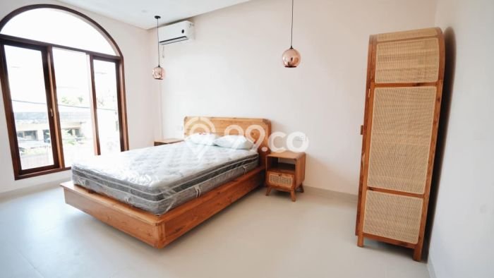 Lokasi Ideal! Vila Kawasan , Luas 200m2m², Kondisi Terbaik Lokasi Ideal! Vila Kawasan , Luas 200m2m², Kondisi Terbaik