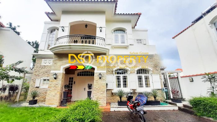 For Sale! Luxury House LT 700m2 Desain Modern di Batam Centre For Sale! Luxury House LT 700m2 Desain Modern di Batam Centre