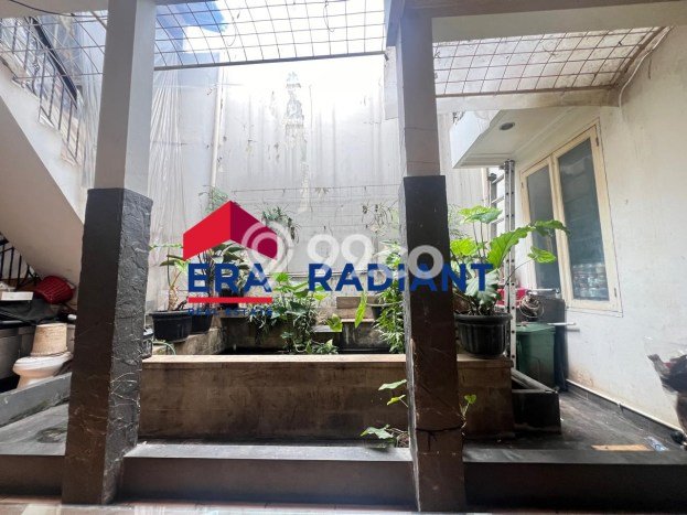 Rumah Mewah Siap Huni LT 332m2 di Kebon Jeruk, Jakarta Barat Rumah Mewah Siap Huni LT 332m2 di Kebon Jeruk, Jakarta Barat