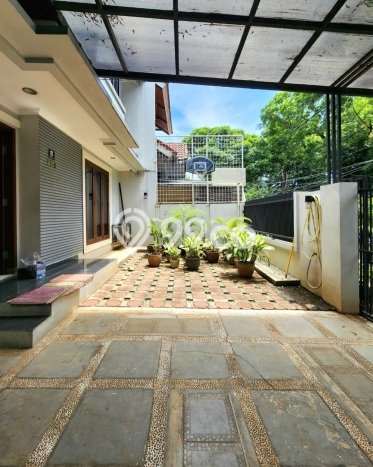 Ready to Use! Premium House LT 154m2 Desain Elegan di Pondok Indah Ready to Use! Premium House LT 154m2 Desain Elegan di Pondok Indah