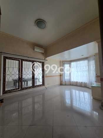 Hunian Kondisi Baik Disewakan di Pondok Indah, Jakarta Selatan LT 814m2, LB 650m2 Hunian Kondisi Baik Disewakan di Pondok Indah, Jakarta Selatan LT 814m2, LB 650m2
