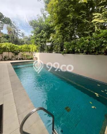 Sewa Rumah Strategis di SCBD LT 400m2 / LB 800m2 Siap Huni Sewa Rumah Strategis di SCBD LT 400m2 / LB 800m2 Siap Huni