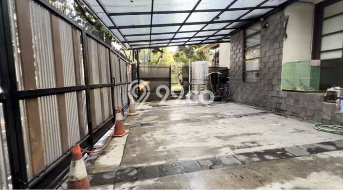 Rumah Elit Modern Tanpa Renovasi di Panglima Polim Jakarta Selatan Rumah Elit Modern Tanpa Renovasi di Panglima Polim Jakarta Selatan