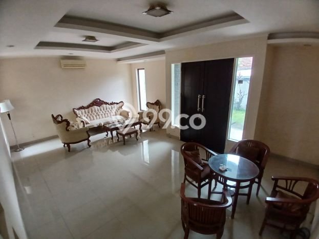Disewakan Rumah Murah di Kemang Jakarta Selatan Punya 4 KT Disewakan Rumah Murah di Kemang Jakarta Selatan Punya 4 KT