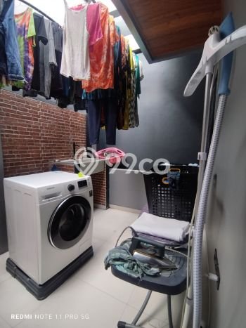 Ready to Use! Premium House LT 255m2 Desain Modern di Joglo Ready to Use! Premium House LT 255m2 Desain Modern di Joglo