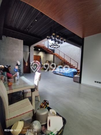 Ready to Use! Premium House LT 255m2 Desain Modern di Joglo Ready to Use! Premium House LT 255m2 Desain Modern di Joglo