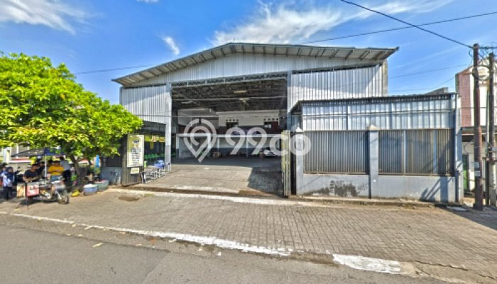 Unit Komersial Dijual di Gajah Mungkur Semarang Luas Tanah 489m2, Luas Bangunan 200m2 Unit Komersial Dijual di Gajah Mungkur Semarang Luas Tanah 489m2, Luas Bangunan 200m2