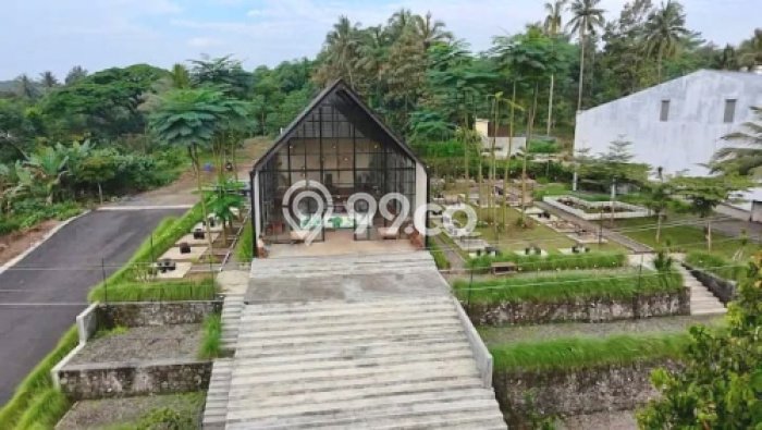 Unit Komersial Dijual di Tuntang Semarang Luas Bangunan 350m2 Unit Komersial Dijual di Tuntang Semarang Luas Bangunan 350m2