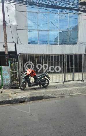 Disewakan Ruko di Kawasan Ramai Pasar Baru Luas 720m2 Disewakan Ruko di Kawasan Ramai Pasar Baru Luas 720m2