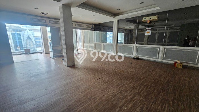 Disewakan Ruko di Kawasan Ramai Tomang Luas 710m2 Disewakan Ruko di Kawasan Ramai Tomang Luas 710m2
