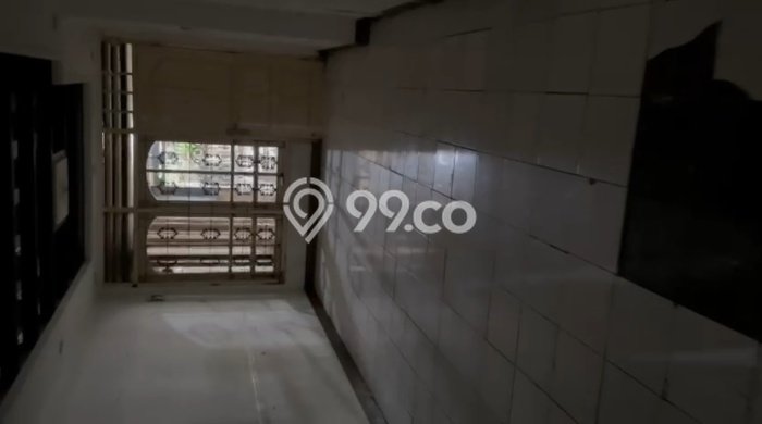 Lokasi strategis! Rumah siap huni dikontrakkan di Duren Sawit LB 180m2 Lokasi strategis! Rumah siap huni dikontrakkan di Duren Sawit LB 180m2