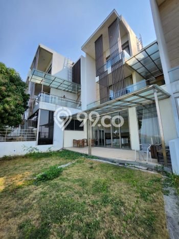 Ready to Use! Premium House LT 144m2 Desain Modern di Ancol Ready to Use! Premium House LT 144m2 Desain Modern di Ancol