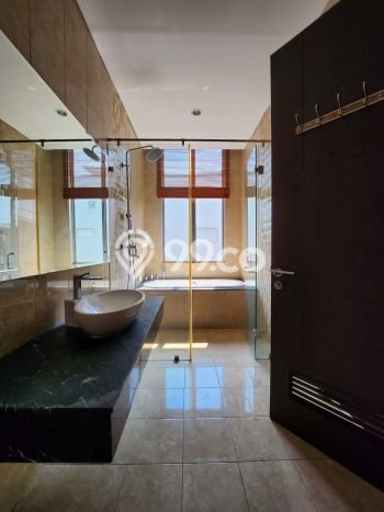 Ready to Use! Premium House LT 144m2 Desain Modern di Ancol Ready to Use! Premium House LT 144m2 Desain Modern di Ancol