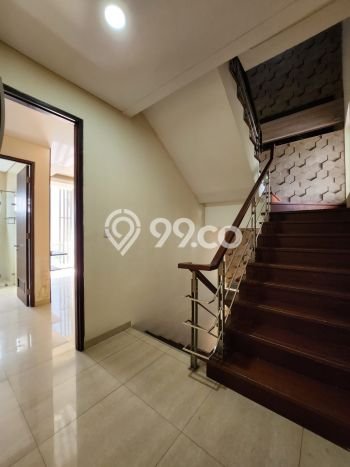 Ready to Use! Premium House LT 144m2 Desain Modern di Ancol Ready to Use! Premium House LT 144m2 Desain Modern di Ancol