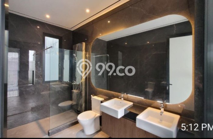 Jual Rumah Luas Elegan Dengan View Eksklusif di Manyar, Surabaya Jual Rumah Luas Elegan Dengan View Eksklusif di Manyar, Surabaya
