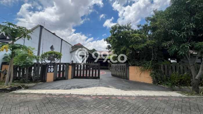 Dijual Rumah Mewah Megah Dengan View Eksklusif di Manyar, Surabaya Dijual Rumah Mewah Megah Dengan View Eksklusif di Manyar, Surabaya