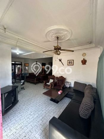 Jual Rumah Bagus Siap Huni LB 281m2 di Wonocolo, Surabaya Jual Rumah Bagus Siap Huni LB 281m2 di Wonocolo, Surabaya