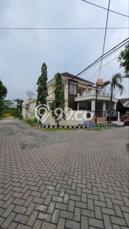 Rumah sewa siap pakai 5 KT di Gununganyar, Surabaya Rumah sewa siap pakai 5 KT di Gununganyar, Surabaya