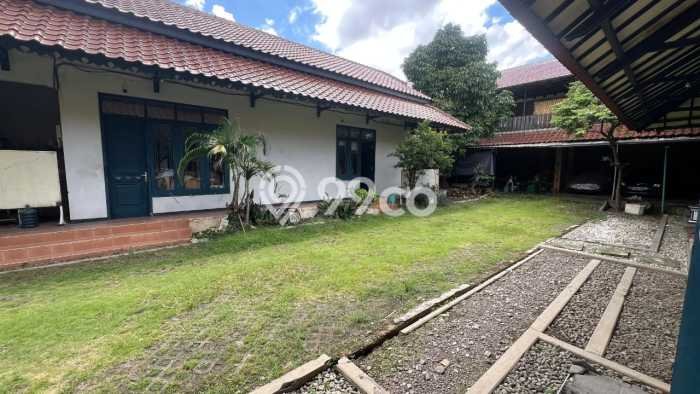 Dijual Rumah Mewah Megah Dengan View Eksklusif di Manyar, Surabaya Dijual Rumah Mewah Megah Dengan View Eksklusif di Manyar, Surabaya