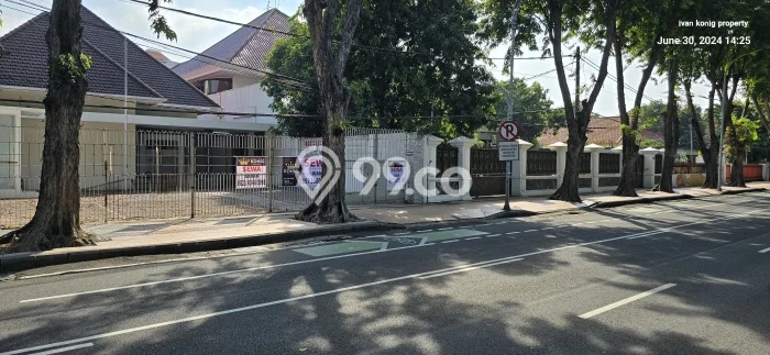 Kantor Disewa di Surabaya dengan LB 500m2 Area Komersial Ramai Kantor Disewa di Surabaya dengan LB 500m2 Area Komersial Ramai