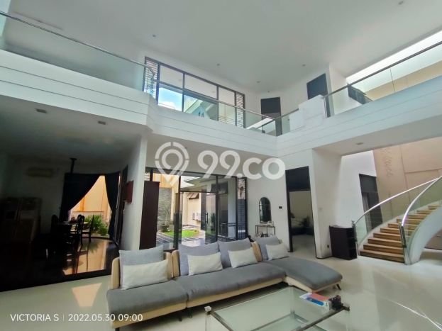 Rumah Elit LB 800m2 Siap Huni Desain Elegan di Manyar, Surabaya Rumah Elit LB 800m2 Siap Huni Desain Elegan di Manyar, Surabaya