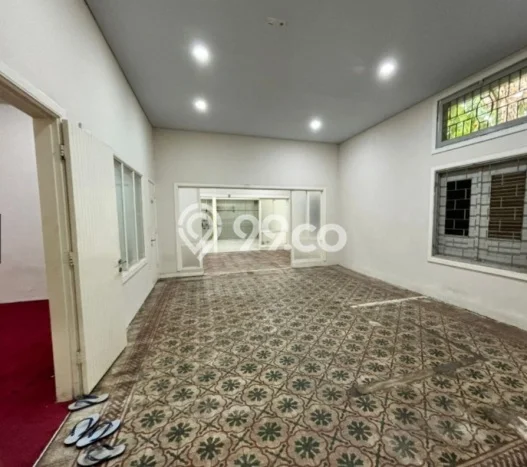 Kantor Disewa di Surabaya dengan LB 500m2 Area Komersial Ramai Kantor Disewa di Surabaya dengan LB 500m2 Area Komersial Ramai