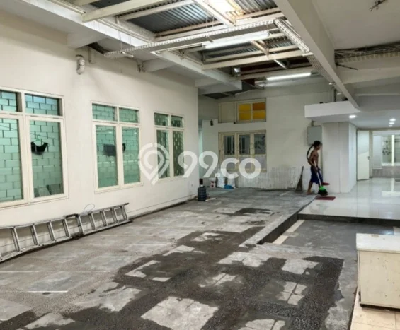 Kantor Disewa di Surabaya dengan LB 500m2 Area Komersial Ramai Kantor Disewa di Surabaya dengan LB 500m2 Area Komersial Ramai