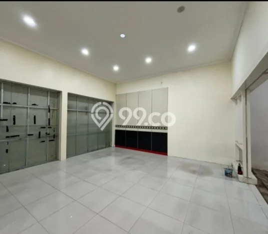 Kantor Disewa di Surabaya dengan LB 500m2 Area Komersial Ramai Kantor Disewa di Surabaya dengan LB 500m2 Area Komersial Ramai