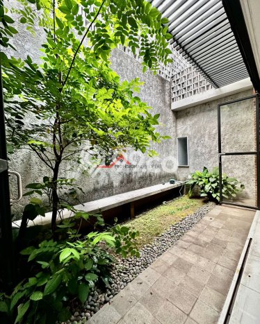 Jual Rumah Luas Elegan Dengan View Eksklusif di Lebak Bulus, Jakarta Selatan Jual Rumah Luas Elegan Dengan View Eksklusif di Lebak Bulus, Jakarta Selatan