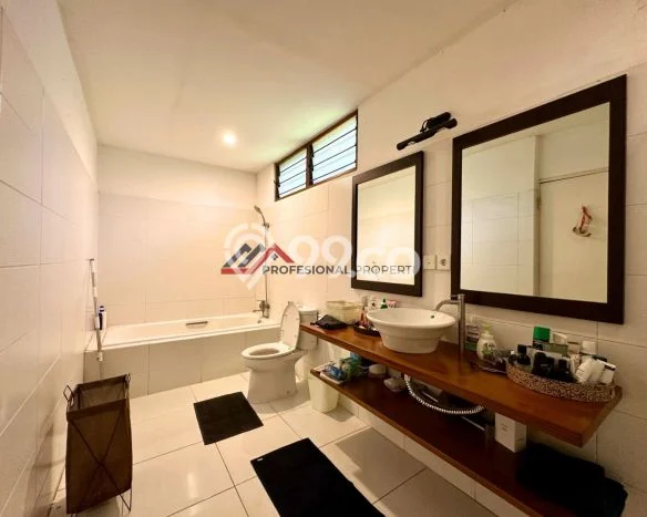 Disewakan! Rumah 5 Kamar Tidur &
3 Kamar Mandi di Pejaten, Jakarta Selatan Disewakan! Rumah 5 Kamar Tidur &
3 Kamar Mandi di Pejaten, Jakarta Selatan