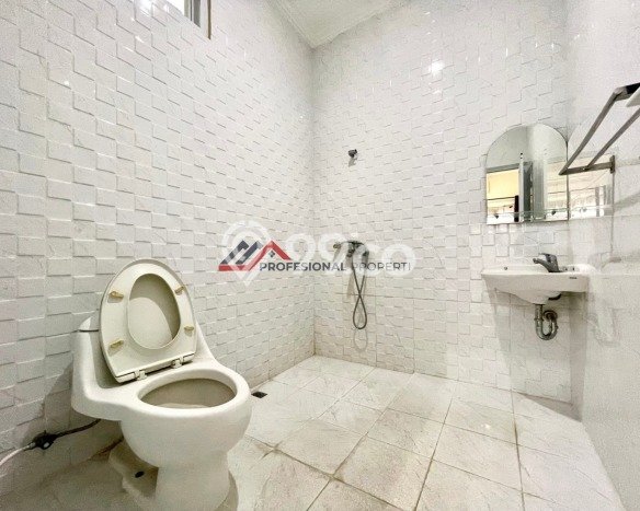 Hunian Elit LB 200m2 Siap Huni Desain Elegan di Tanjung Barat, Jakarta Selatan Hunian Elit LB 200m2 Siap Huni Desain Elegan di Tanjung Barat, Jakarta Selatan