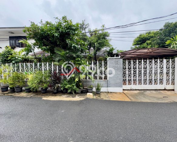 Rumah Elit Modern Tanpa Renovasi di Cipete Jakarta Selatan Rumah Elit Modern Tanpa Renovasi di Cipete Jakarta Selatan