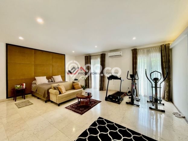 Jual Rumah Luas Megah Dengan View Cantik di Kemang, Jakarta Selatan Jual Rumah Luas Megah Dengan View Cantik di Kemang, Jakarta Selatan