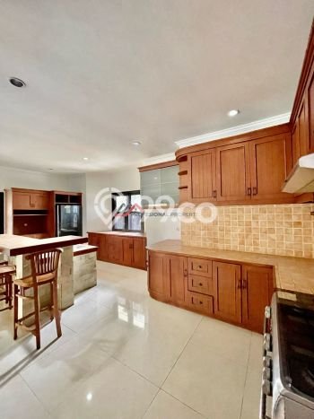 Hunian Elit LB 500m2 Siap Pakai Desain Elegan di Kemang, Jakarta Selatan Hunian Elit LB 500m2 Siap Pakai Desain Elegan di Kemang, Jakarta Selatan