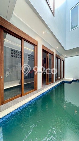 Rumah Elit Modern Tanpa Renovasi di Cipete Jakarta Selatan Rumah Elit Modern Tanpa Renovasi di Cipete Jakarta Selatan