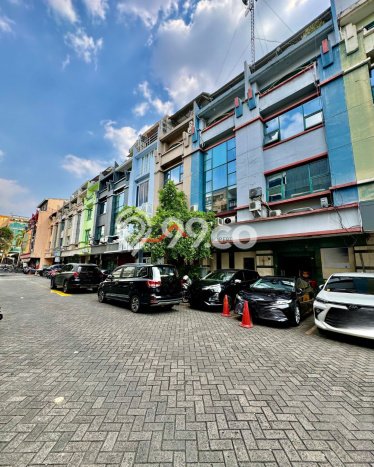 Unit Ruko Dijual di Jakarta Selatan LT 76m2 & LB 360m2 Unit Ruko Dijual di Jakarta Selatan LT 76m2 & LB 360m2