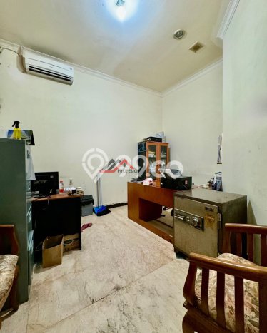 Unit Ruko Dijual di Jakarta Selatan LT 76m2 & LB 360m2 Unit Ruko Dijual di Jakarta Selatan LT 76m2 & LB 360m2