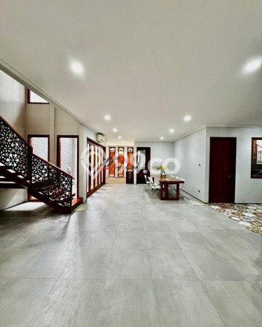 Rumah Sewa Jakarta Selatan LT 333m2 LB 500m2 Kawasan Kemang Rumah Sewa Jakarta Selatan LT 333m2 LB 500m2 Kawasan Kemang