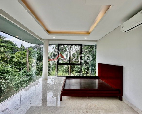 Ready to Use! Premium House LT 236m2 Desain Modern di Kemang Ready to Use! Premium House LT 236m2 Desain Modern di Kemang