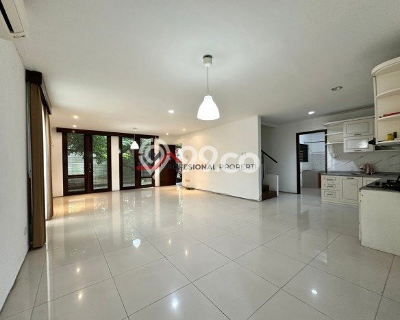 Rumah Mewah LB 210m2 Siap Pakai Desain Elegan di Fatmawati, Jakarta Selatan Rumah Mewah LB 210m2 Siap Pakai Desain Elegan di Fatmawati, Jakarta Selatan
