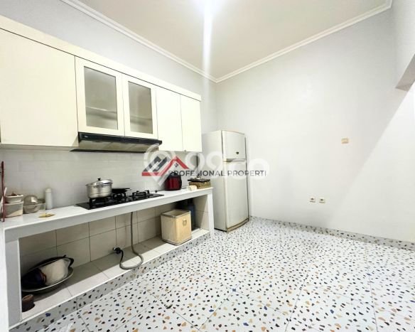 Rumah Kontrakan Jakarta Selatan LT 232m2 LB 170m2 Kawasan Lebak Bulus Rumah Kontrakan Jakarta Selatan LT 232m2 LB 170m2 Kawasan Lebak Bulus