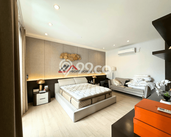 Siap Huni Hunian Elit 5 Kamar di Jagakarsa Dekat ke Mana Pun Siap Huni Hunian Elit 5 Kamar di Jagakarsa Dekat ke Mana Pun