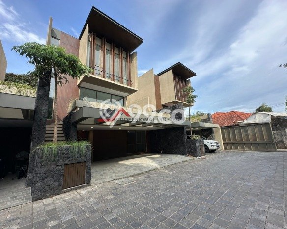 Hunian Mewah LB 410m2 Siap Pakai Desain Elegan di Kemang, Jakarta Selatan Hunian Mewah LB 410m2 Siap Pakai Desain Elegan di Kemang, Jakarta Selatan