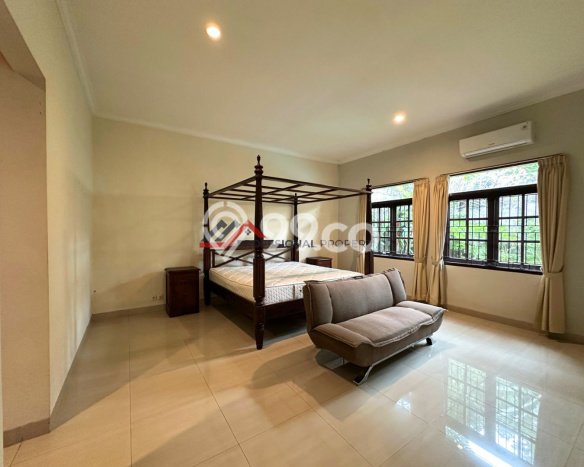 Dijual Rumah Luas Elegan Dengan View Cantik di Kemang, Jakarta Selatan Dijual Rumah Luas Elegan Dengan View Cantik di Kemang, Jakarta Selatan