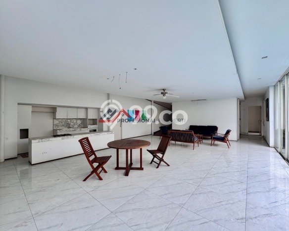 Rumah Elit LB 650m2 Siap Huni Desain Elegan di Depok I, Depok Rumah Elit LB 650m2 Siap Huni Desain Elegan di Depok I, Depok