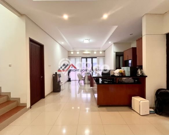 Rumah Elit Modern Tanpa Renovasi di Cipete Jakarta Selatan Rumah Elit Modern Tanpa Renovasi di Cipete Jakarta Selatan