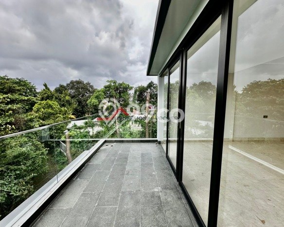 Ready to Use! Premium House LT 236m2 Desain Modern di Kemang Ready to Use! Premium House LT 236m2 Desain Modern di Kemang