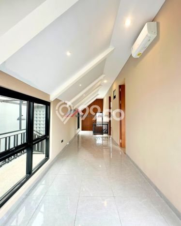 Hunian Mewah Siap Huni LT 200m2 di Cilandak, Jakarta Selatan Hunian Mewah Siap Huni LT 200m2 di Cilandak, Jakarta Selatan
